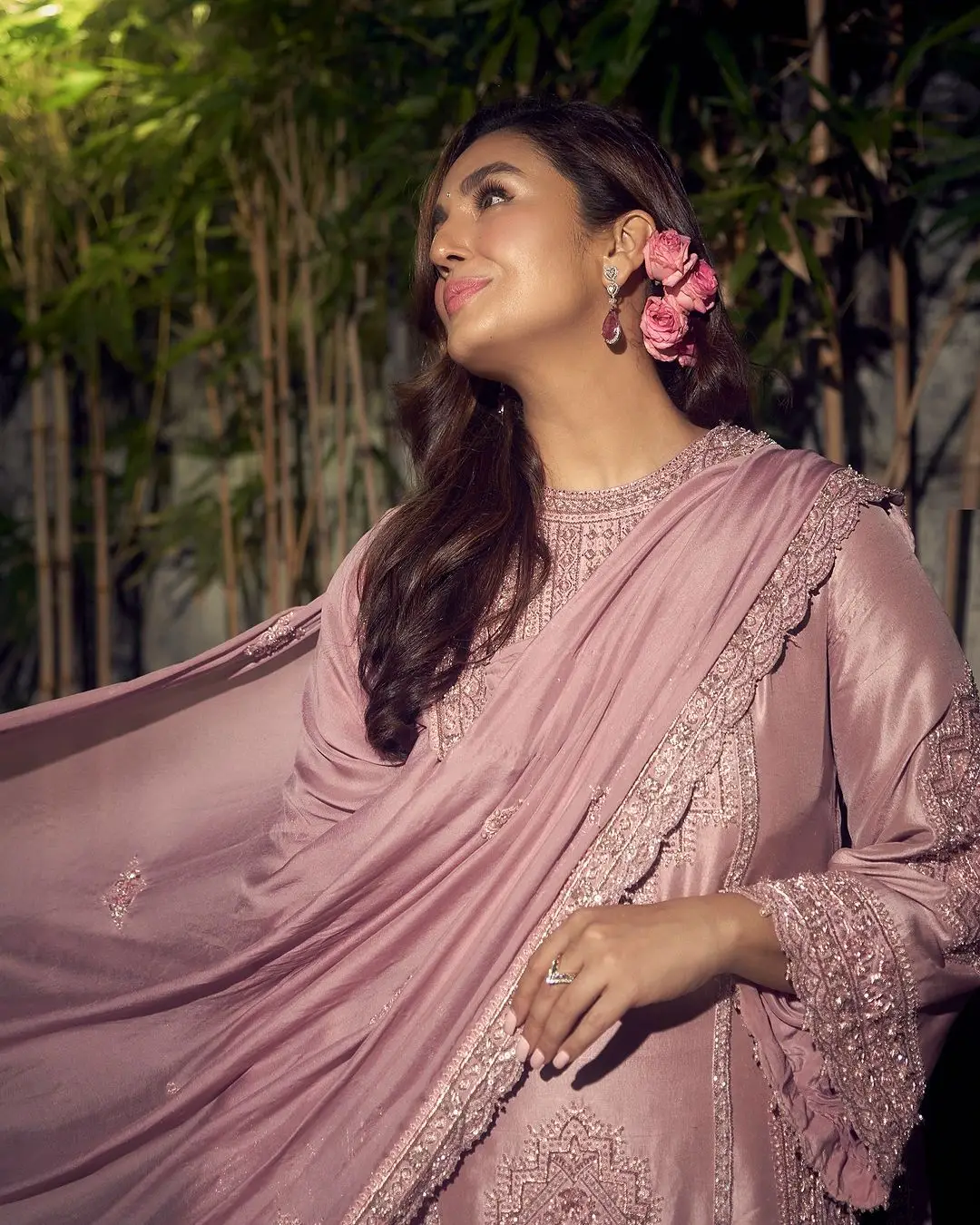 Huma Qureshi in Pink Kurta with Palazzo Dupatta